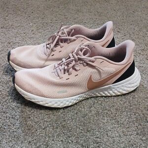 Nike Revolution 5 Barely Rose Women's BQ3207-600 EUC